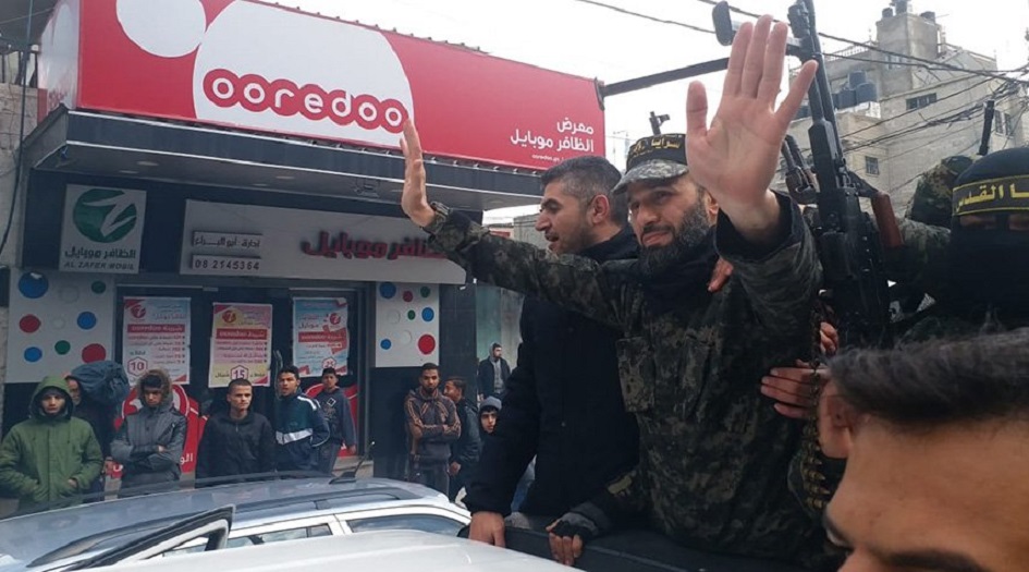 بالصور..اسير فلسطيني يتنسم عبير الحرية بعد 22 عاماً من الاعتقال