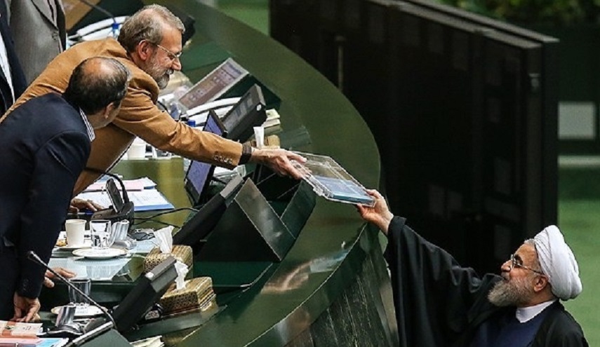 البرلمان الايراني يقر الموازنة العامة بحجم 415 مليار دولار