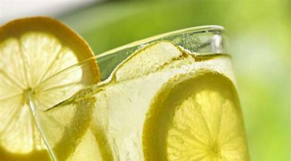 15 نوعاً من العصائر تخلصك من وجع الحلق