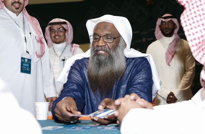 الكلباني يطلق وصفا غريبا لقطر ويثير عاصفة من الانتقادات