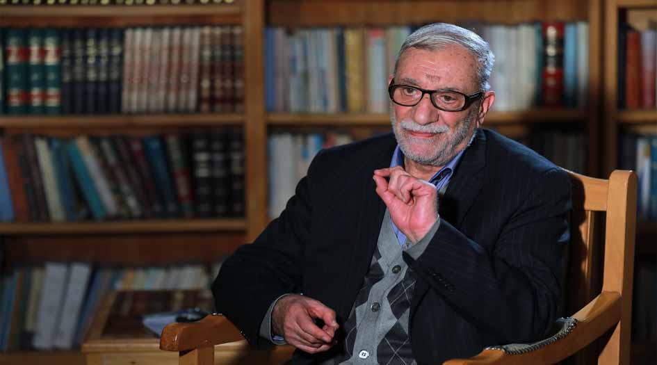 كتاب "إنّ مع الصبر نصرا" سيُطلع العرب على السّبب الذي أهّل الإمام الخامنئي ليكون قائدا