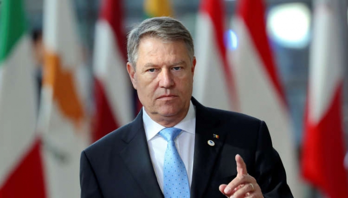 رئيس رومانيا يلطم على فم رئيسة وزرائه ويقول: نقل السفارة ليس من شأنك