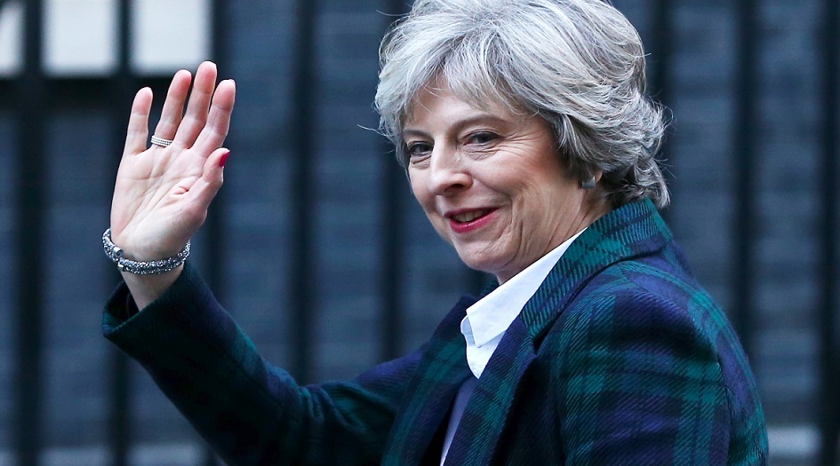 صحيفة: رئيسة وزراء بريطانيا قد تواجه انهيارا حكوميا شاملا