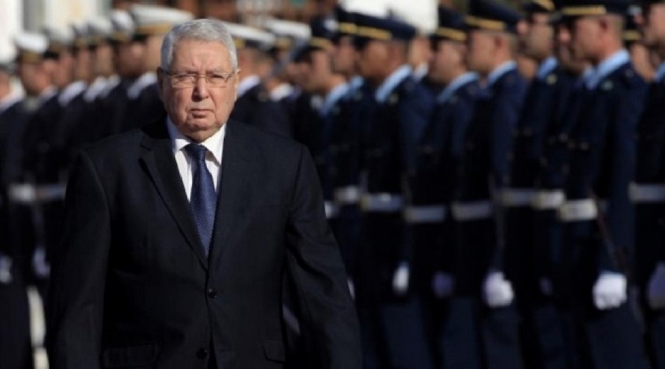 رئيس الجزائر المؤقت قاتل الاحتلال الفرنسي بعمر الـ 18