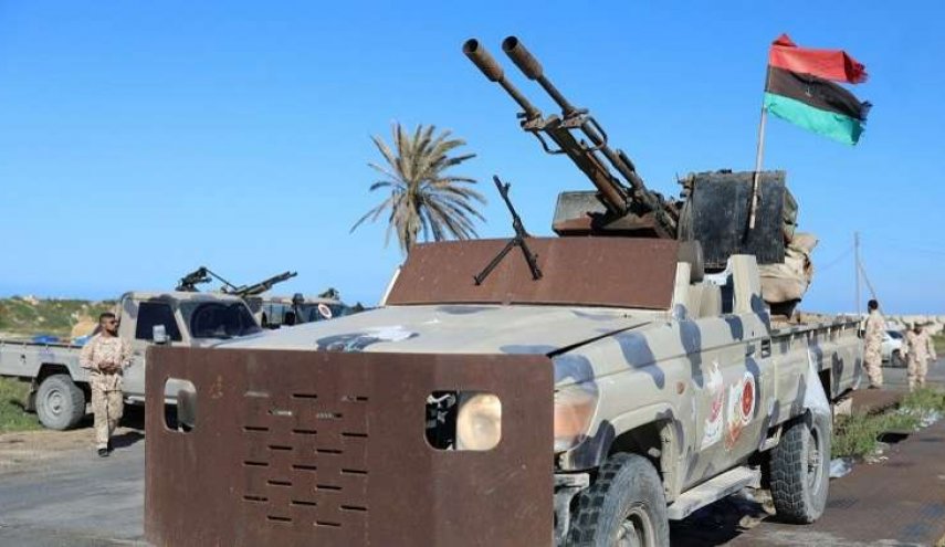 تضارب الأنباء حول الجهة المسيطرة على مطار طرابلس