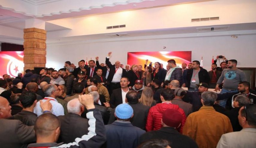 الجزائر تطرد مدير فرانس برس.. وفرنسا تتأسف