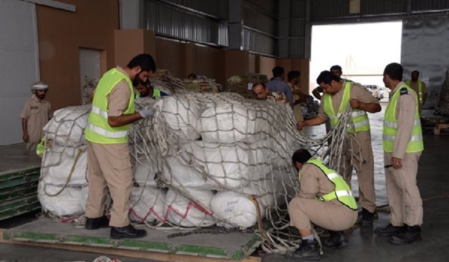 عمان تواصل إرسال المساعدات الى منكوبي السيول بايران