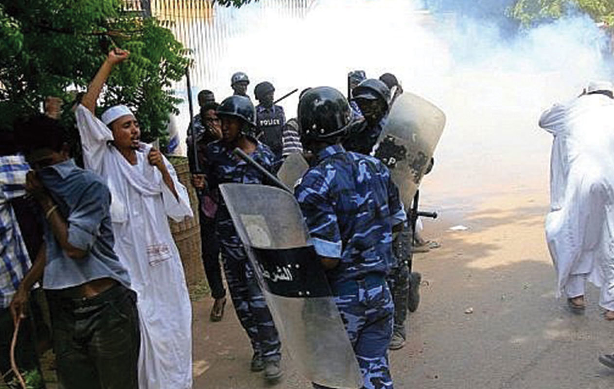 أنباء عن اعتقال وزير سوداني سابق