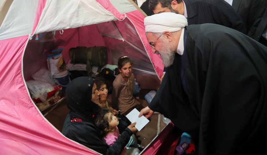 الرئيس روحاني يزور المناطق المنكوبة بالسيول في اهواز