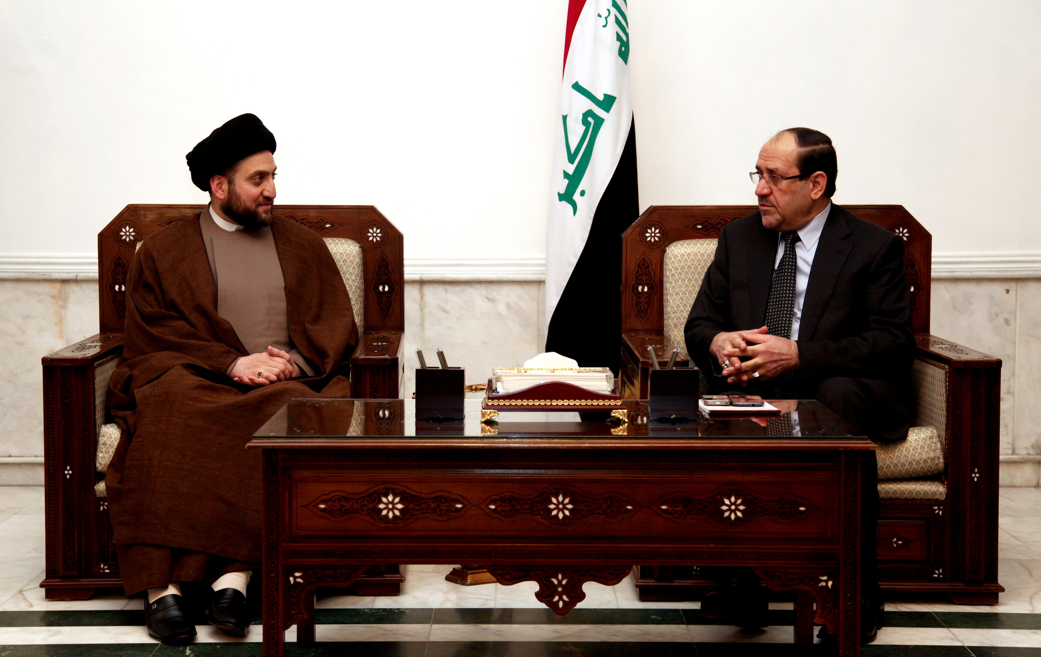 العراق.. الحكيم يلتقي المالكي وهذا ما دار بينهما..