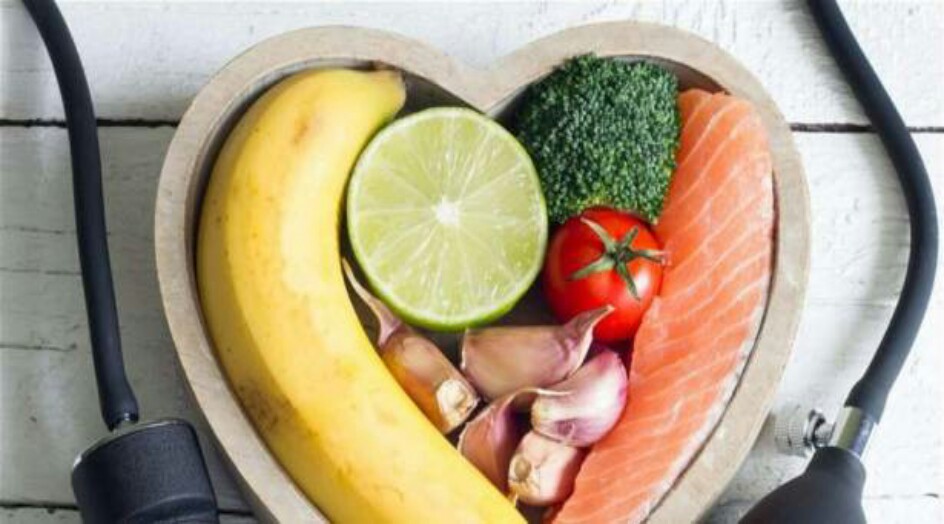 بينها السبانخ.. أطعمة تخفض ضغط الدم المرتفع