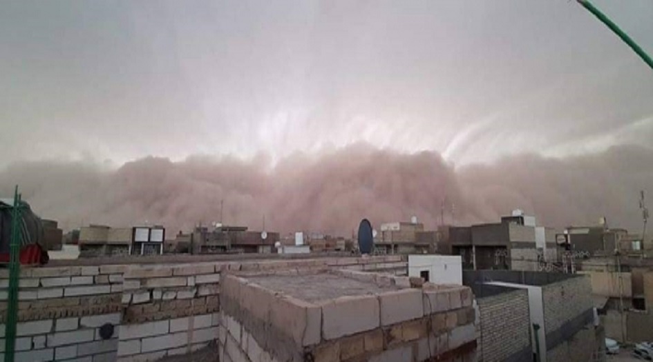 متنبئ جوي يكشف "آخر تطورات عاصفة الغبار.. أين تتجه؟ وقوتها؟"