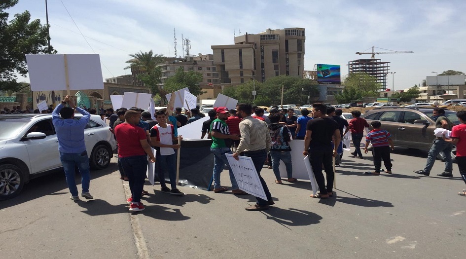 بالصور ....مظاهرات ضد البيض المستورد في بغداد