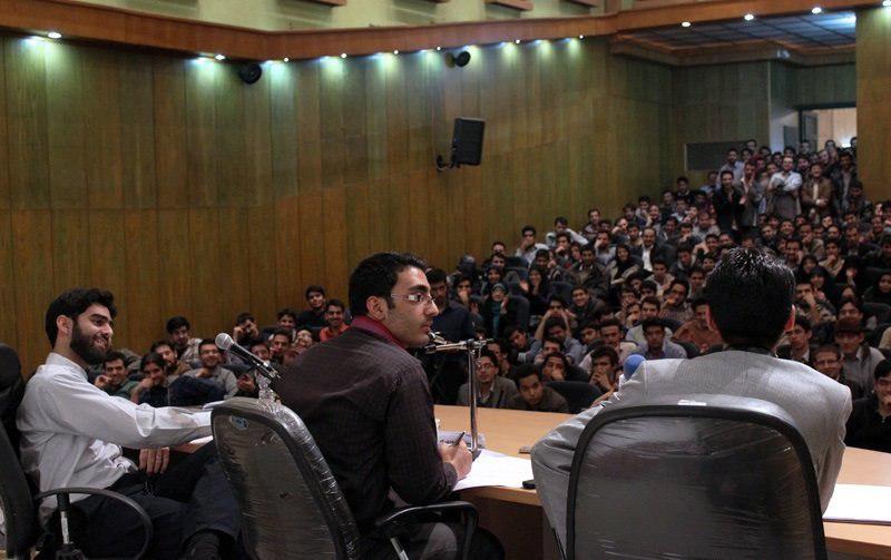 اقامة أول مناظرة طلابية جامعية في العلوم الانسانية الاسلامية 