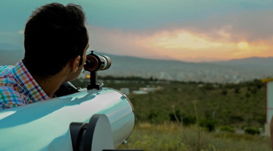 استبعاد رؤية هلال شهر رمضان المبارك مساء اليوم في ايران