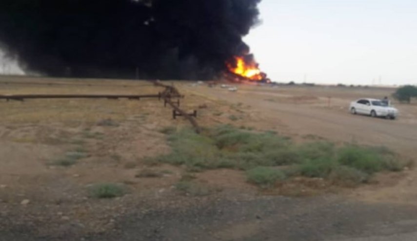 إخماد حريق نشب في خط انبوب نفط جنوب غرب ايران 