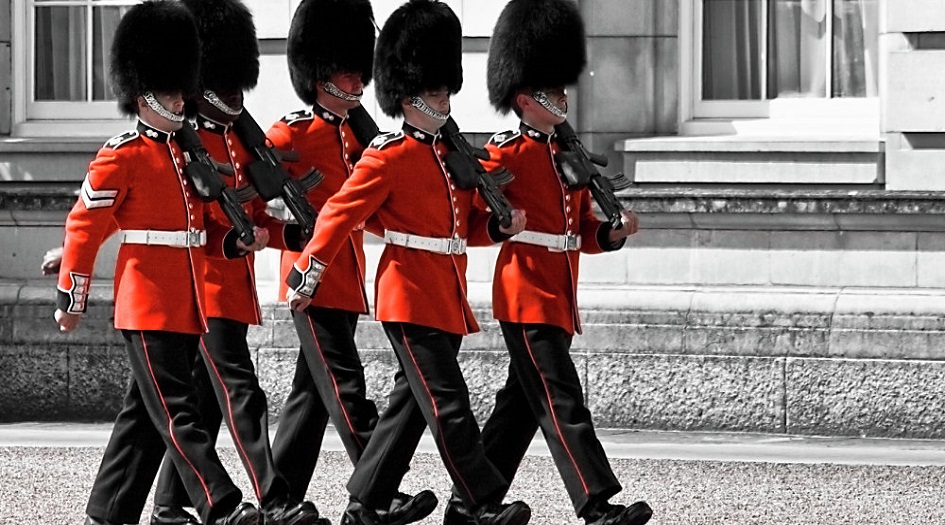 أول طفل في العالم يمكنه أن يصبح ملكا لبريطانيا ورئيسا لأمريكا