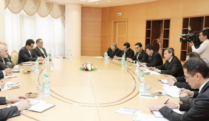 ظريف: إيران مستعدة لتوسيع علاقاتها مع تركمانستان