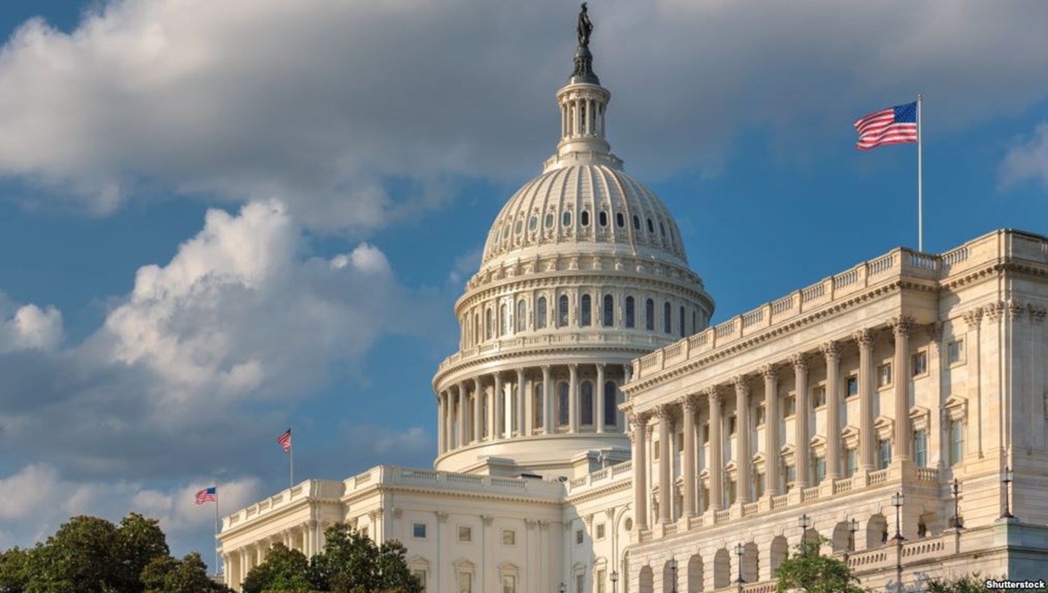 برلماني أميركي ينفي ادعاءات واشنطن ضد ايران 