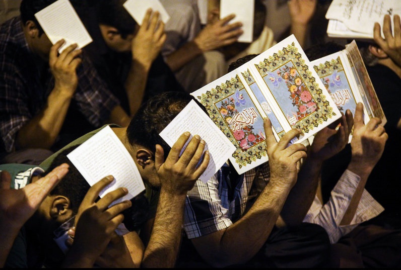 برگزاری آیین احیای نخستین شب از شب های قدر در ایران اسلامی