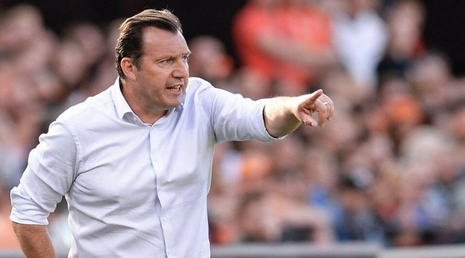 فيلموتس يتسلم رسيما تدريب المنتخب الايراني