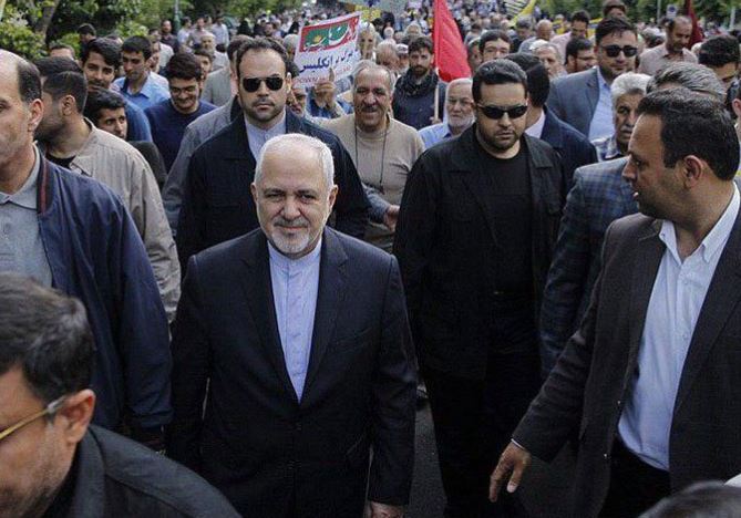 ظريف يوجه رسالة مفاجئة باللغة العربية الى بعض الحكام العرب