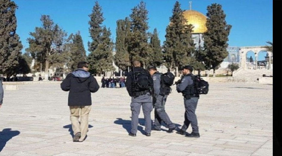 اعتقال حارس الأقصى بعد الاعتداء عليه بوحشية