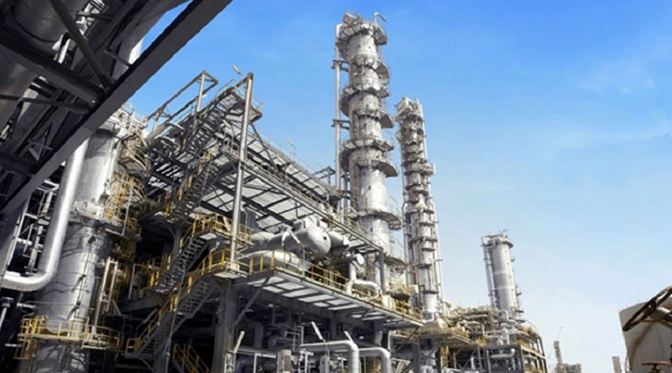 رغم الحظر ..ايران تنوي افتتاح 18 مشروعا بتروكيماويا