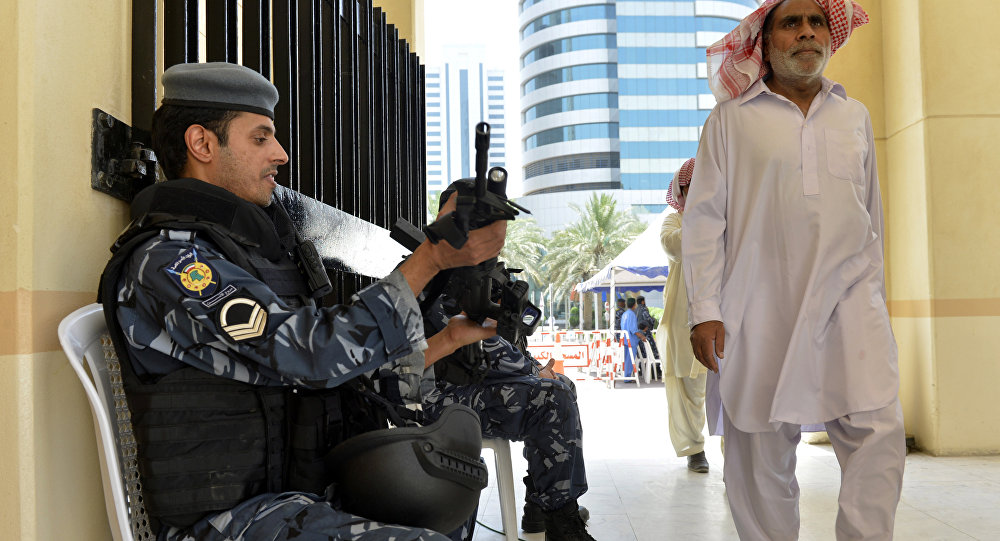 السلطات الكويتية تعاقب وافدا أخل بالآداب العامة فماذا فعل؟