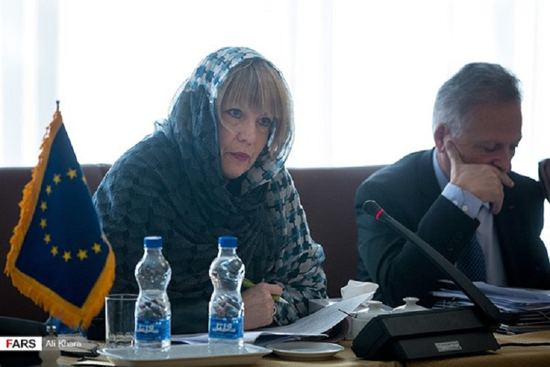 محادثات في طهران بين عراقجي وشميت حول الاتفاق النووي