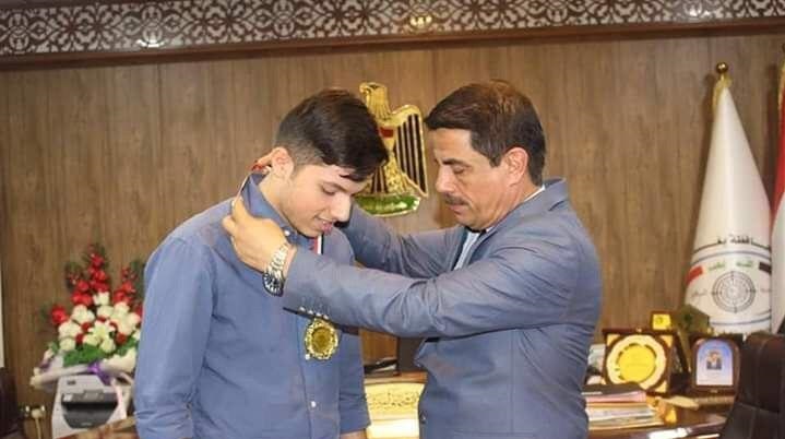 طالب عراقي يبتكر طريقة جديدة لتنقية المياه