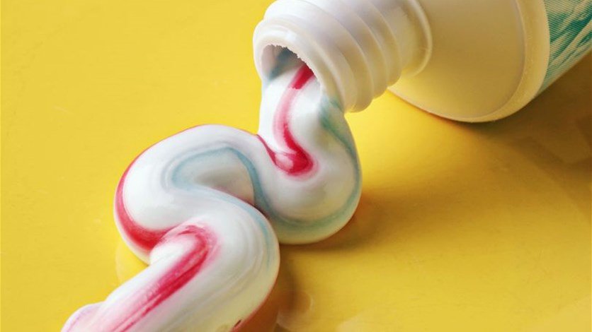 نتيجة مرعبة بعد ان وضعت معجون الأسنان على يدها المحترقة