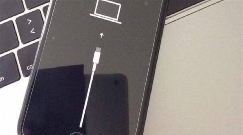 مفاجأة مدوية.. شاحن واحد لهواتف آيفون وأندرويد!