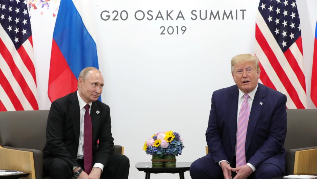 بطلب من صحفي استدار ترامب وقال لبوتين لاتتدخل في الانتخابات