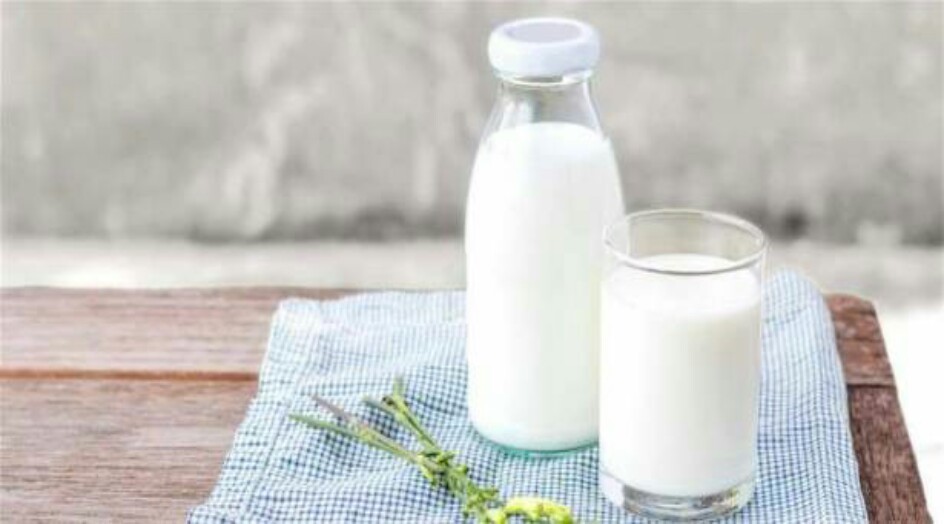 العلم يؤكّد نظرية شائعة عن الحليب.. ما هي؟!