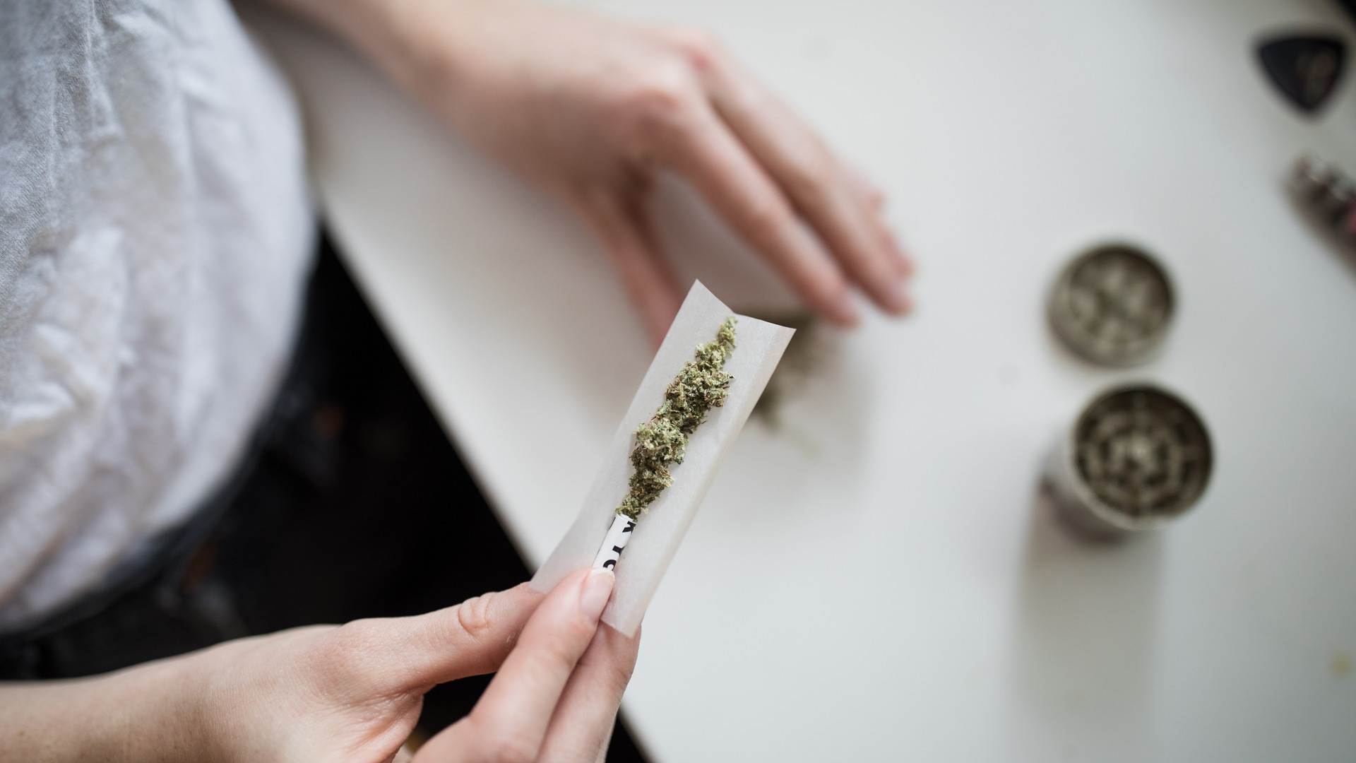 تقرير صادم عن انتشار المخدرات في مدارس المغرب