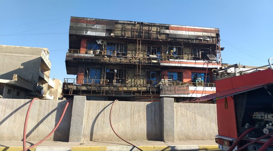 بالصور.. حريق في ساحة الطيران وسط بغداد 