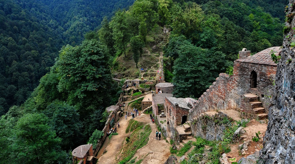 استثمارات بـ 42 مليار دولار بقطاع السياحة الايراني