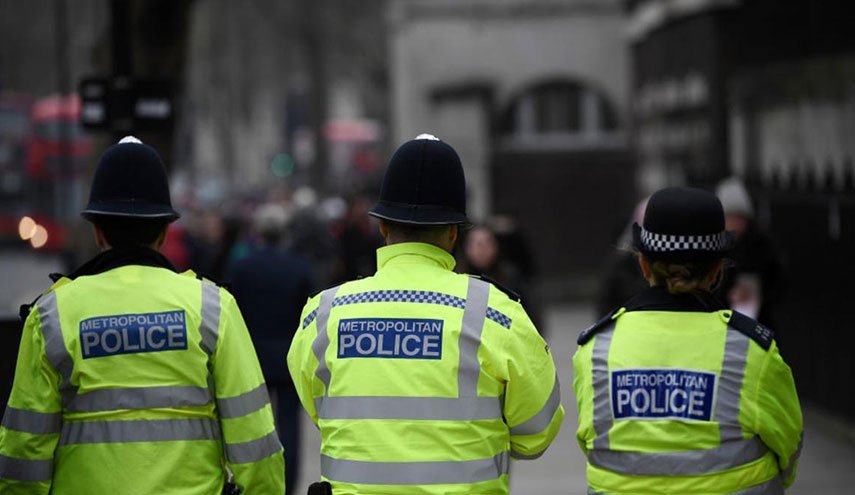 شرطة بريطانيا تحدد الشخص الذي يشتبه بتسريبه مذكرات 