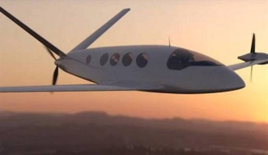 هكذا تدفع شابة بسلوكها الخطير سلاح الجو البريطاني للتدخل!