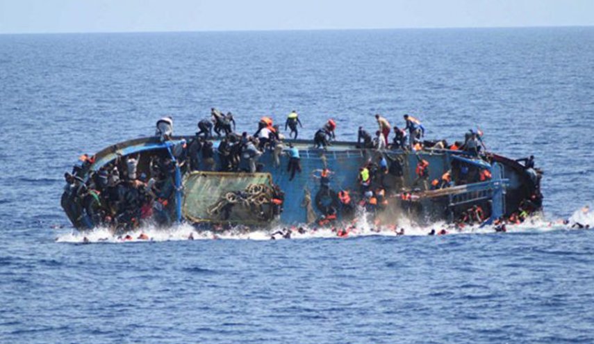 ليبيا... غرق قارب خشبي يحمل 250 مهاجر غير شرعي