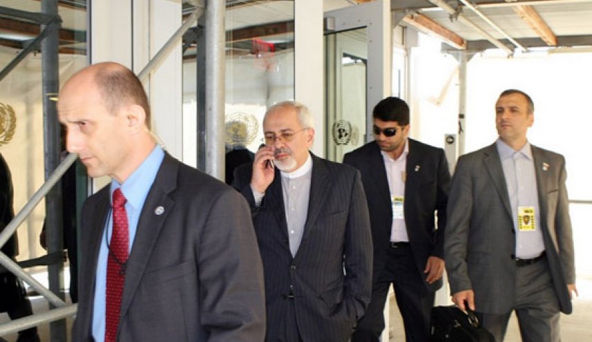 واشنطن تفرض عقوبات على ظريف