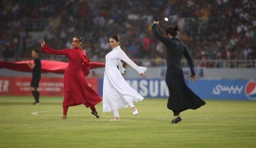 في ملعب كربلاء..انتقادات سيبرانية غاضبة من حفل افتتاح بطولة غرب اسيا