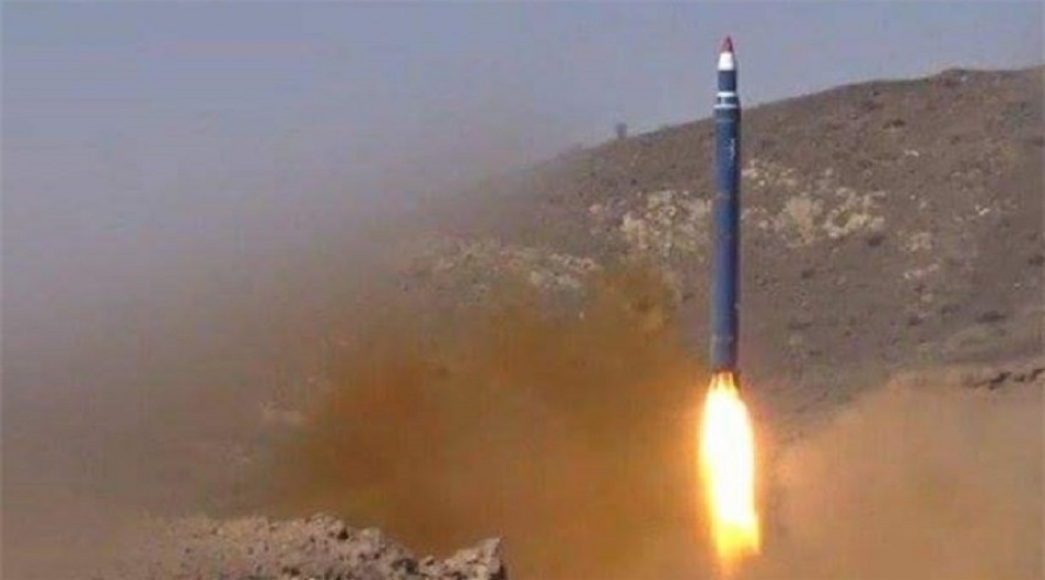 لأول مرة.. صاروخ باليستي بعيد المدى يضرب هدفا عسكريا بالدمام شرق السعودية 