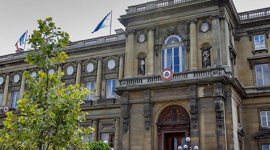 فرنسا وألمانيا وبريطانيا تعارض العقوبات الأمريكية على ظريف