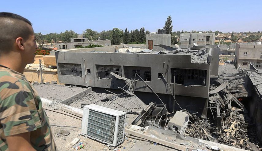 قوات حفتر تقصف الكلية الجوية في مصراتة بليبيا