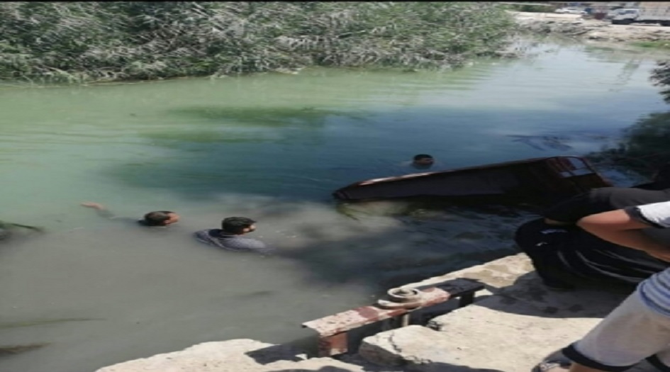 شاهد .. إنقاذ شاب من موت محقق بعد إنقلاب دراجته {الستوتة} بنهر الحسينية