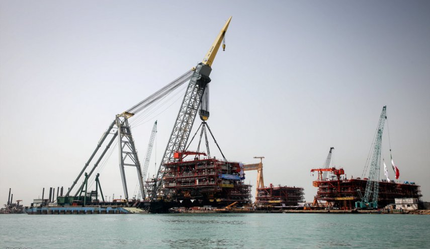 رغم الحظر..ايران تُركّب منصة بحرية جديدة بحقل بارس الجنوبي