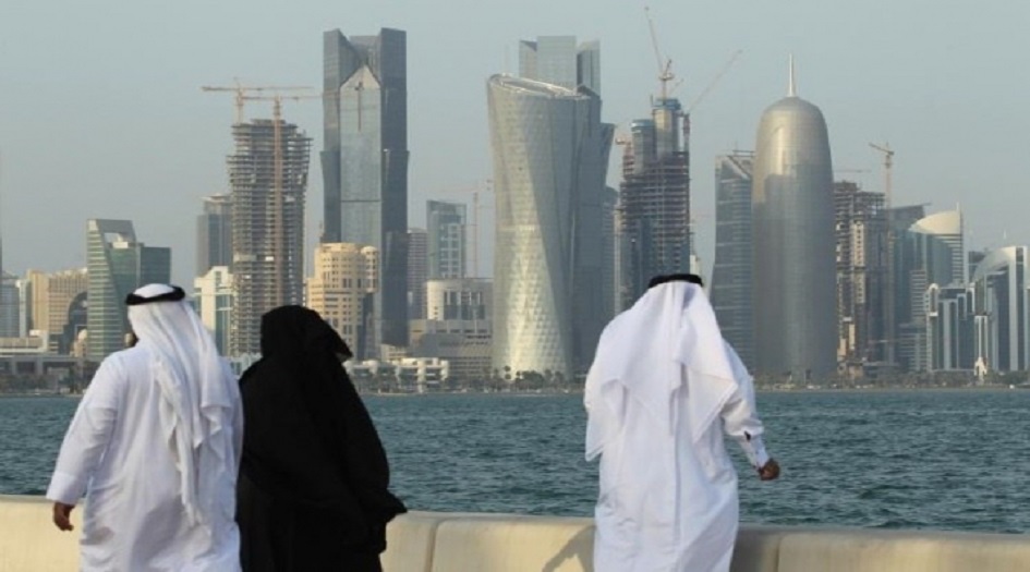 شاهد .. قطر تطلي شوارعها باللون الأزرق.. والسبب؟