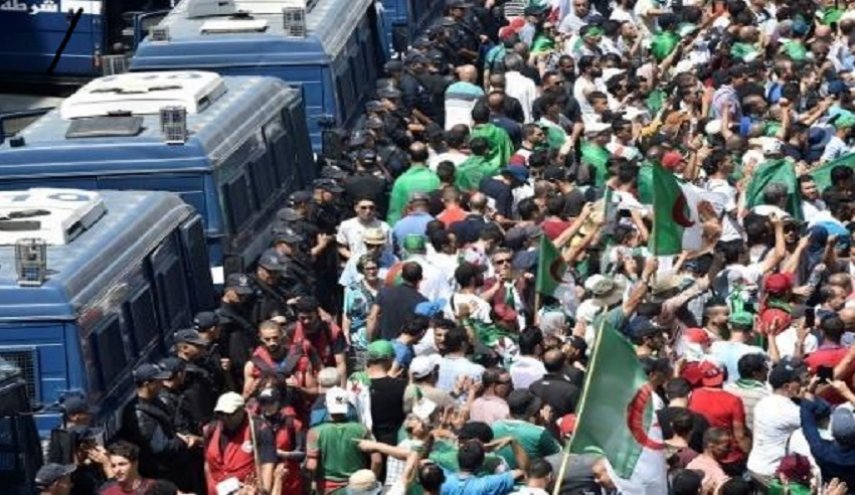 جبهة القوى الاشتراكية تدعو الجيش الجزائري الى استلهام تجربة السودان